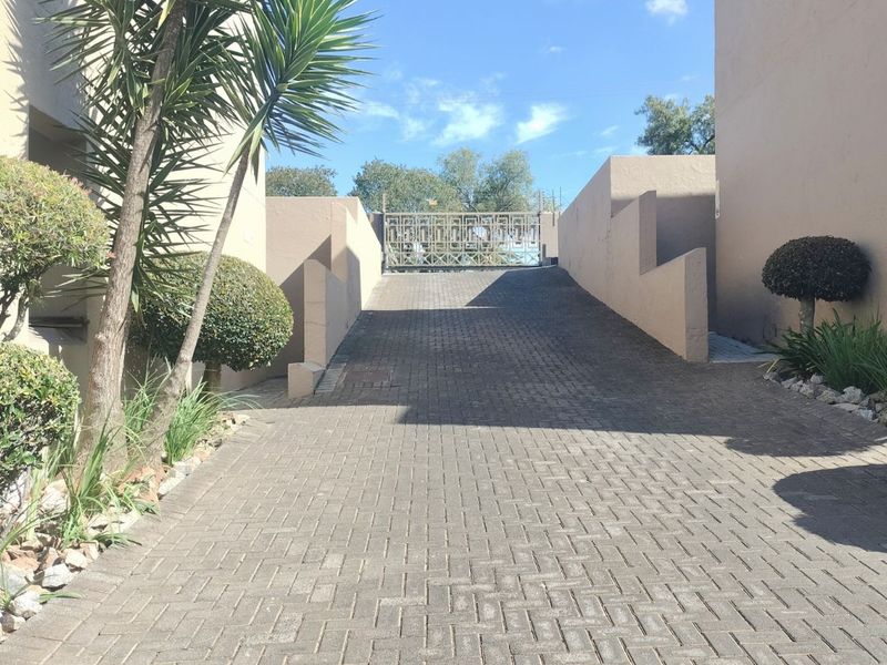 Townhouse For Sale in Mindalore - Photo 6