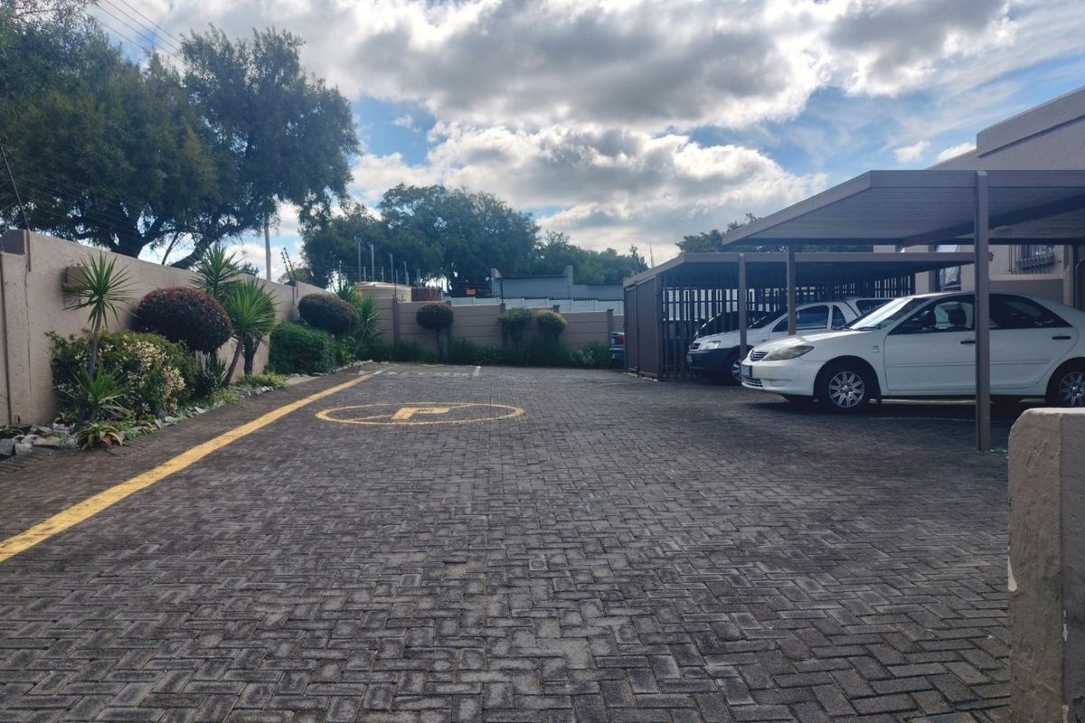 Townhouse For Sale in Mindalore - Photo 3