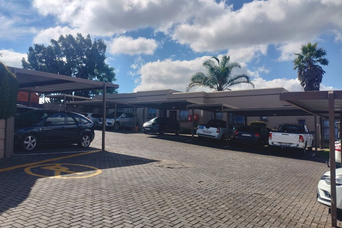 Townhouse For Sale in Mindalore - Photo 5