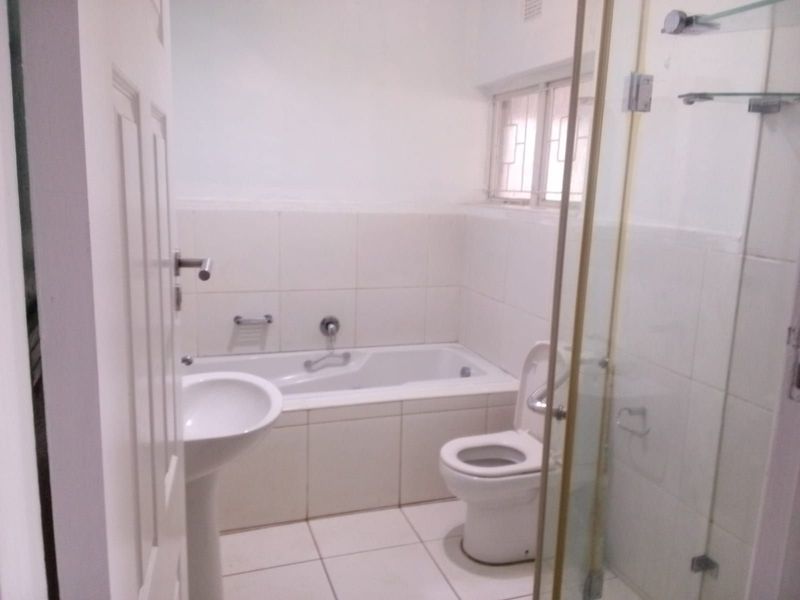 Townhouse To Rent in Musgrave - Photo 7