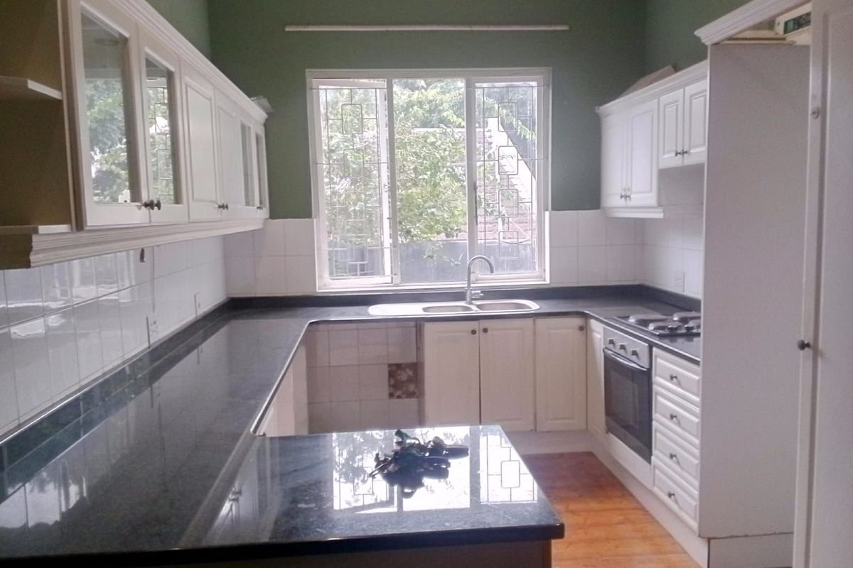 Townhouse To Rent in Musgrave - Photo 4