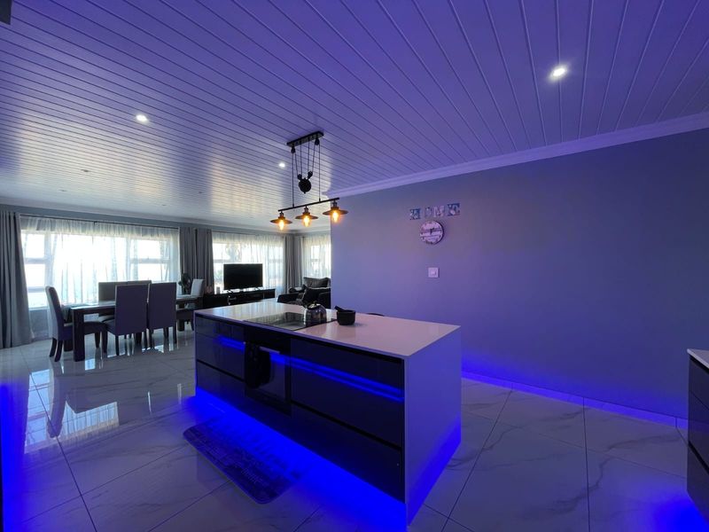 House For Sale in Dana Bay - Photo 10