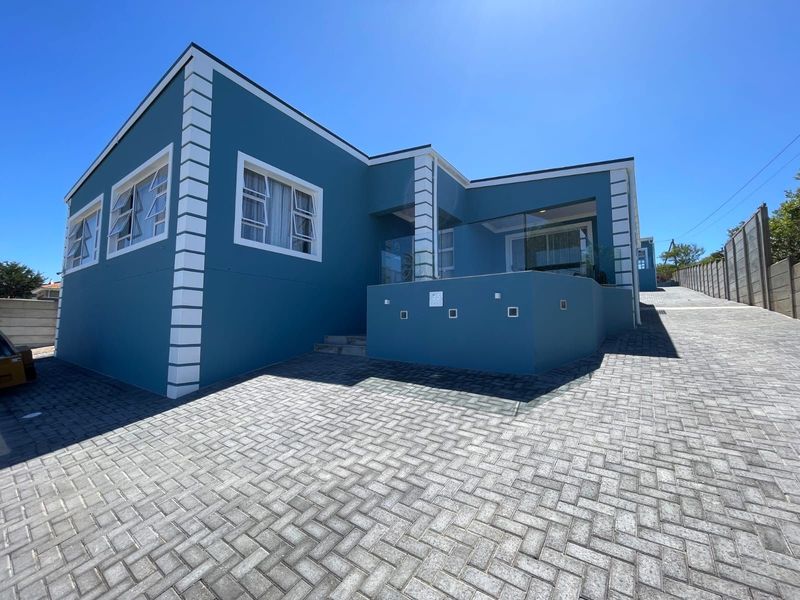 House For Sale in Dana Bay - Photo 4