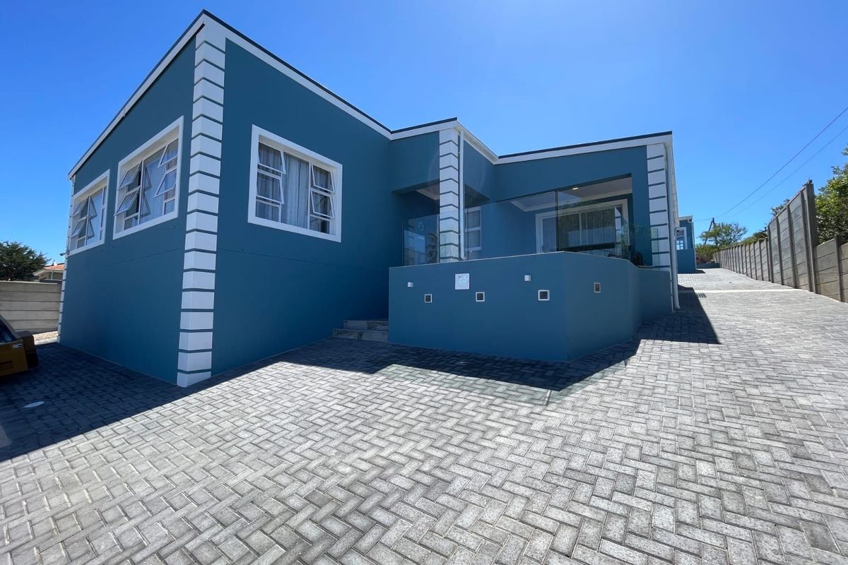 House For Sale in Dana Bay - Photo 4