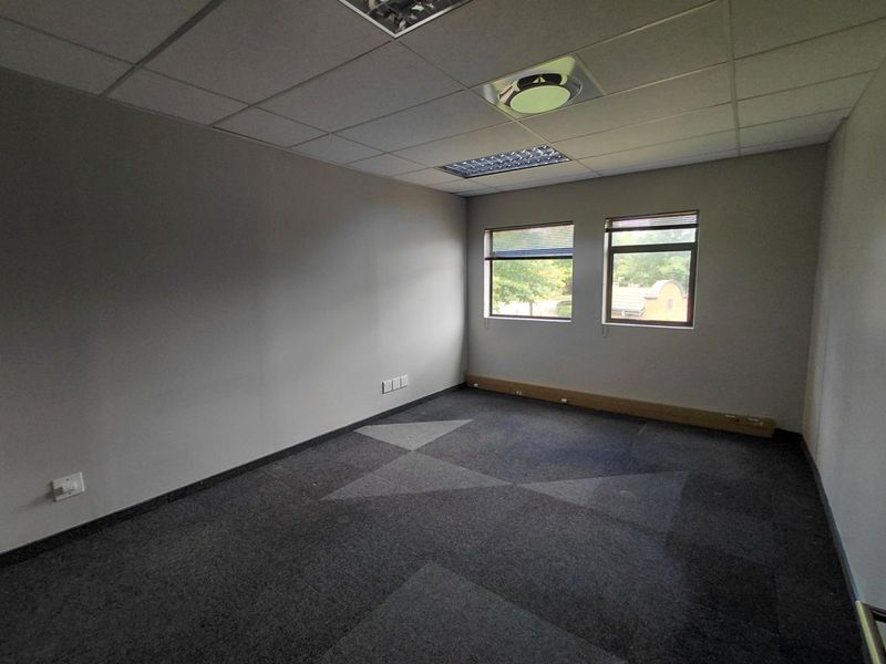 Office To Rent in Faerie Glen - Photo 6