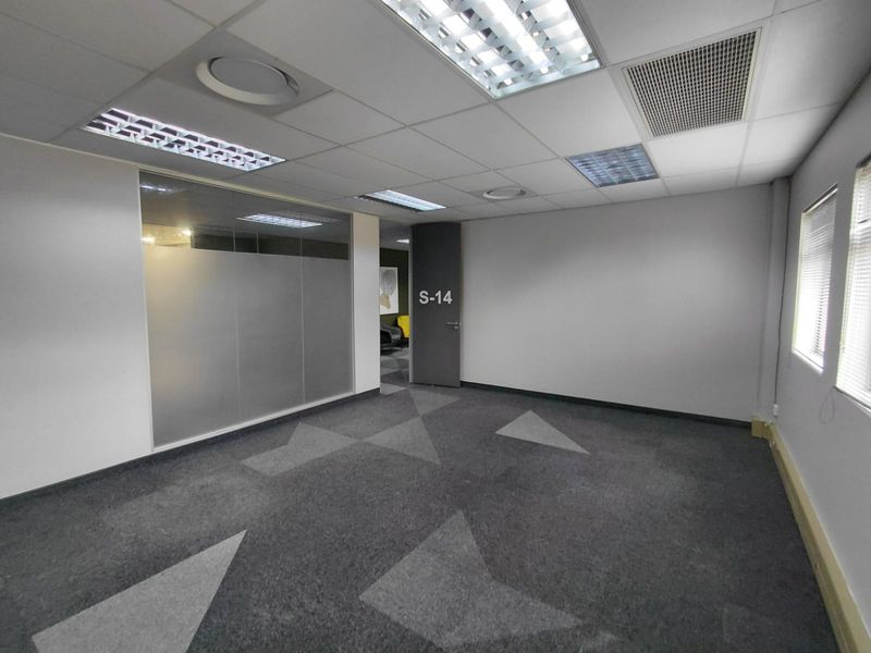 Office To Rent in Faerie Glen - Photo 4