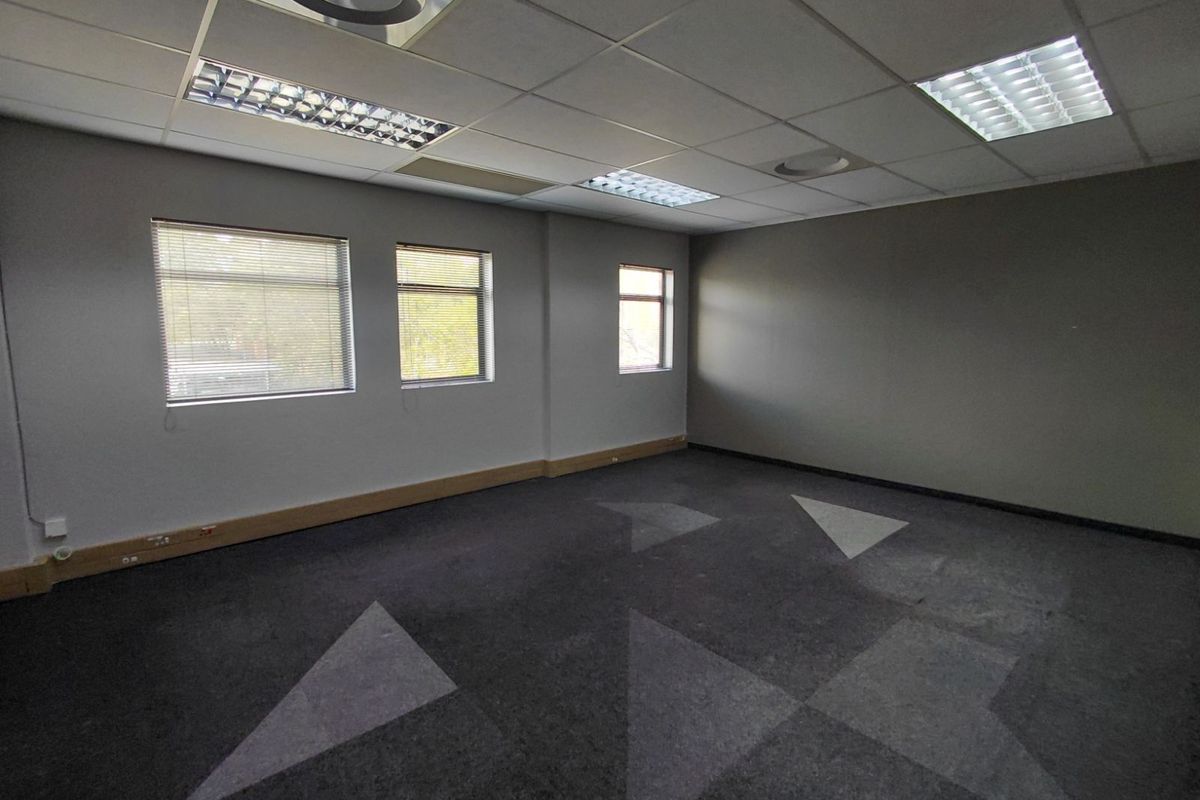 Office To Rent in Faerie Glen - Photo 3