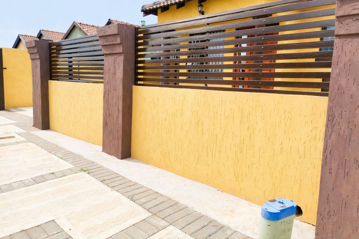 House For Sale in Soshanguve YY - Photo 2