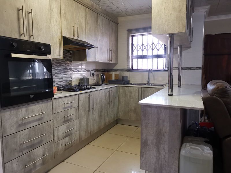 House For Sale in Soshanguve YY - Photo 9
