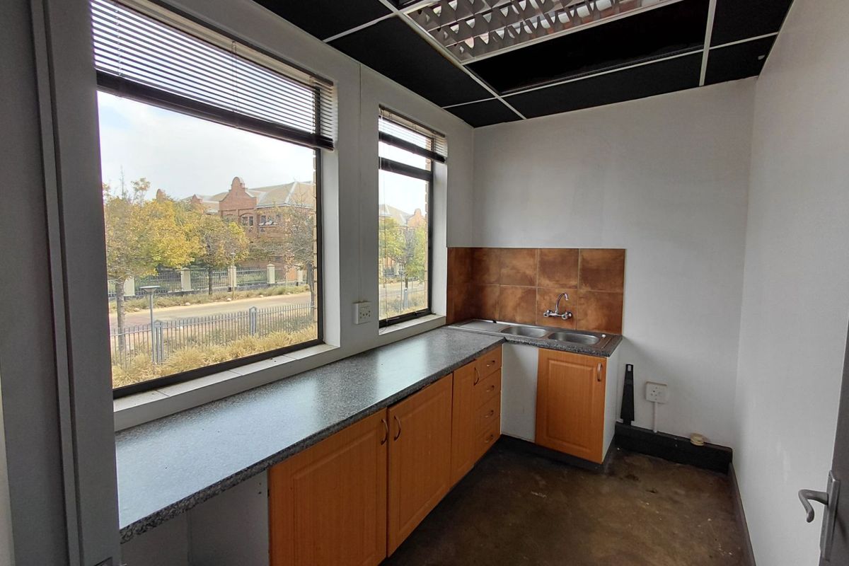 Office To Rent in Faerie Glen - Photo 4