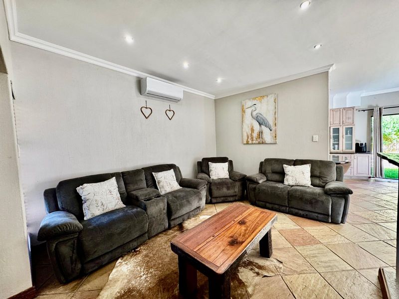 House For Sale in Secunda Central - Photo 3