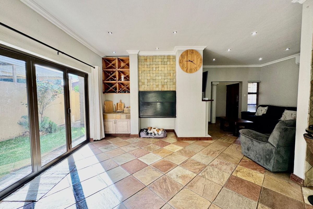 House For Sale in Secunda Central - Photo 5