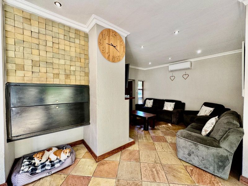 House For Sale in Secunda Central - Photo 4