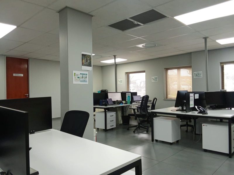 Commercial To Rent in Vorna Valley - Photo 7