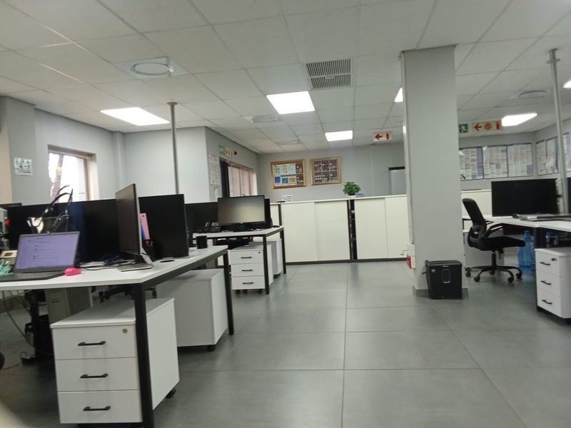 Commercial To Rent in Vorna Valley - Photo 6