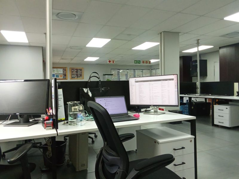 Commercial To Rent in Vorna Valley - Photo 9