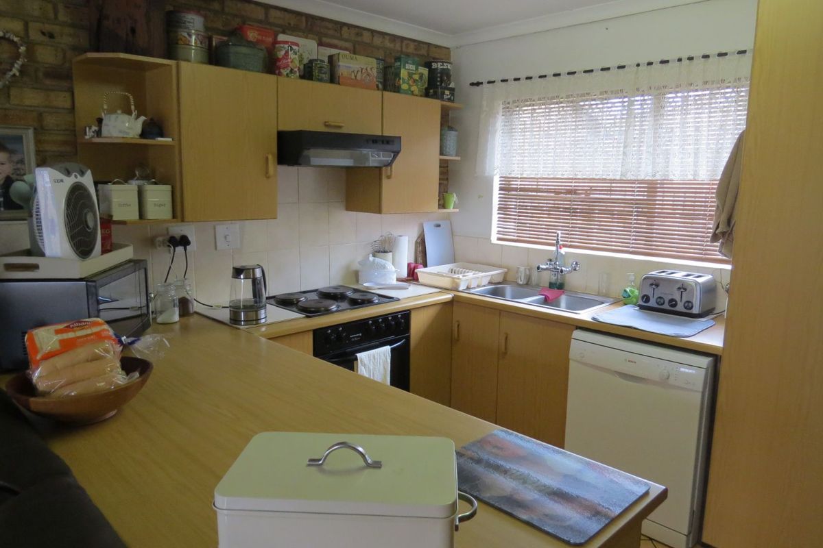 Townhouse For Sale in Noordheuwel - Photo 5