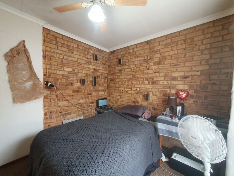 Townhouse For Sale in Noordheuwel - Photo 10