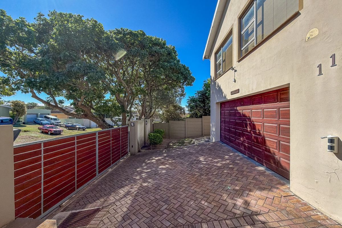 House For Sale in Morningside - Photo 3