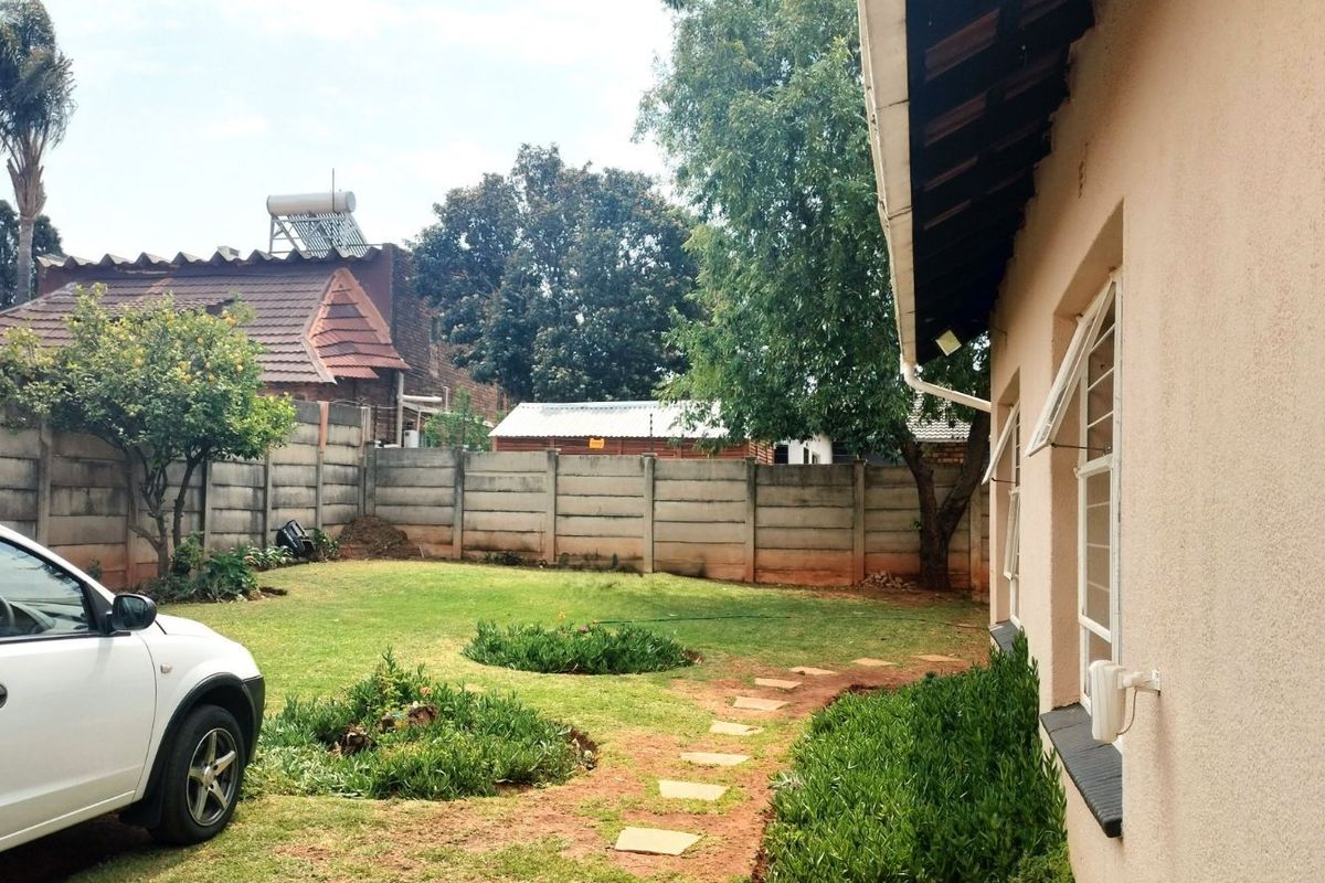 House For Sale in Witpoortjie - Photo 3