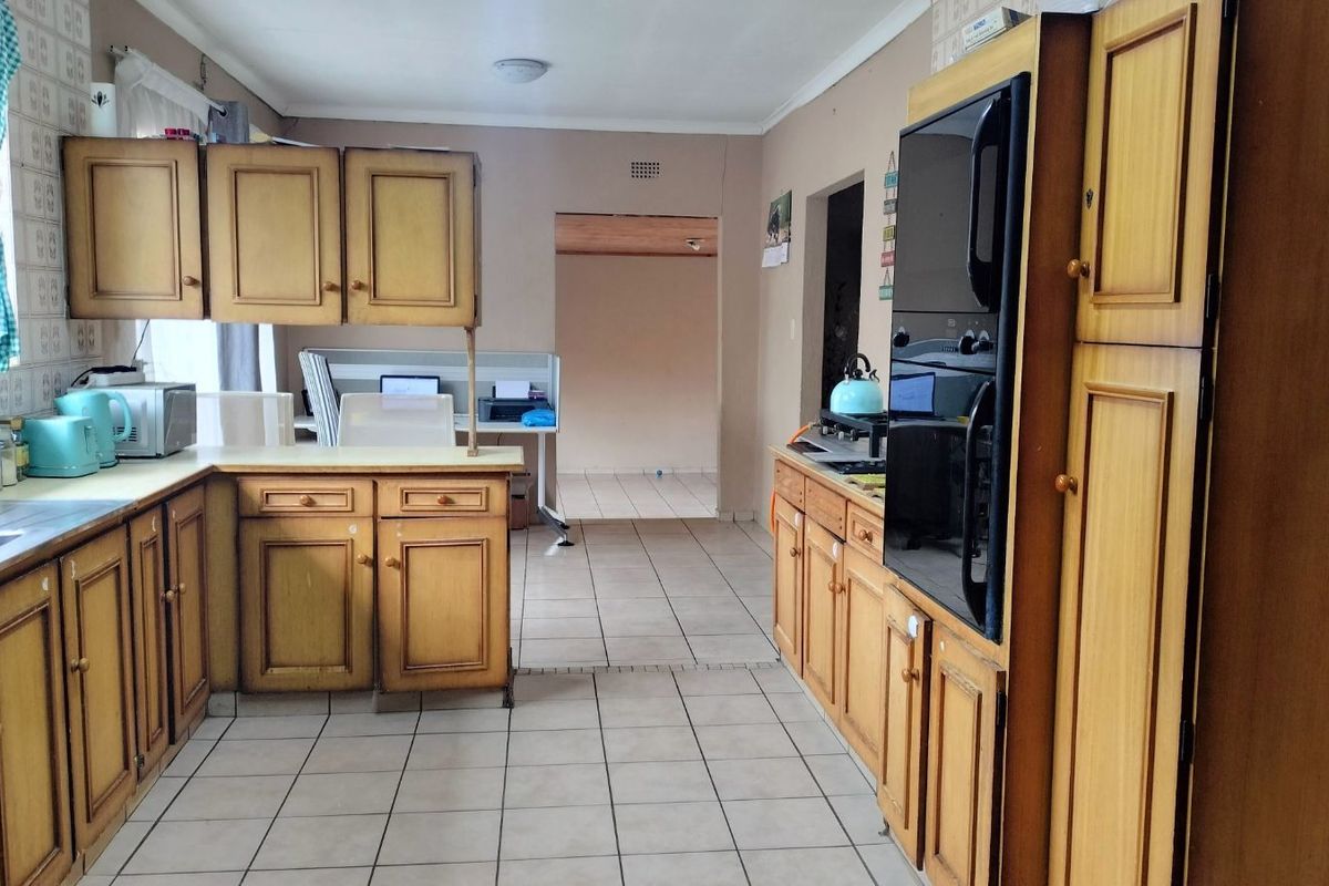 House For Sale in Witpoortjie - Photo 5