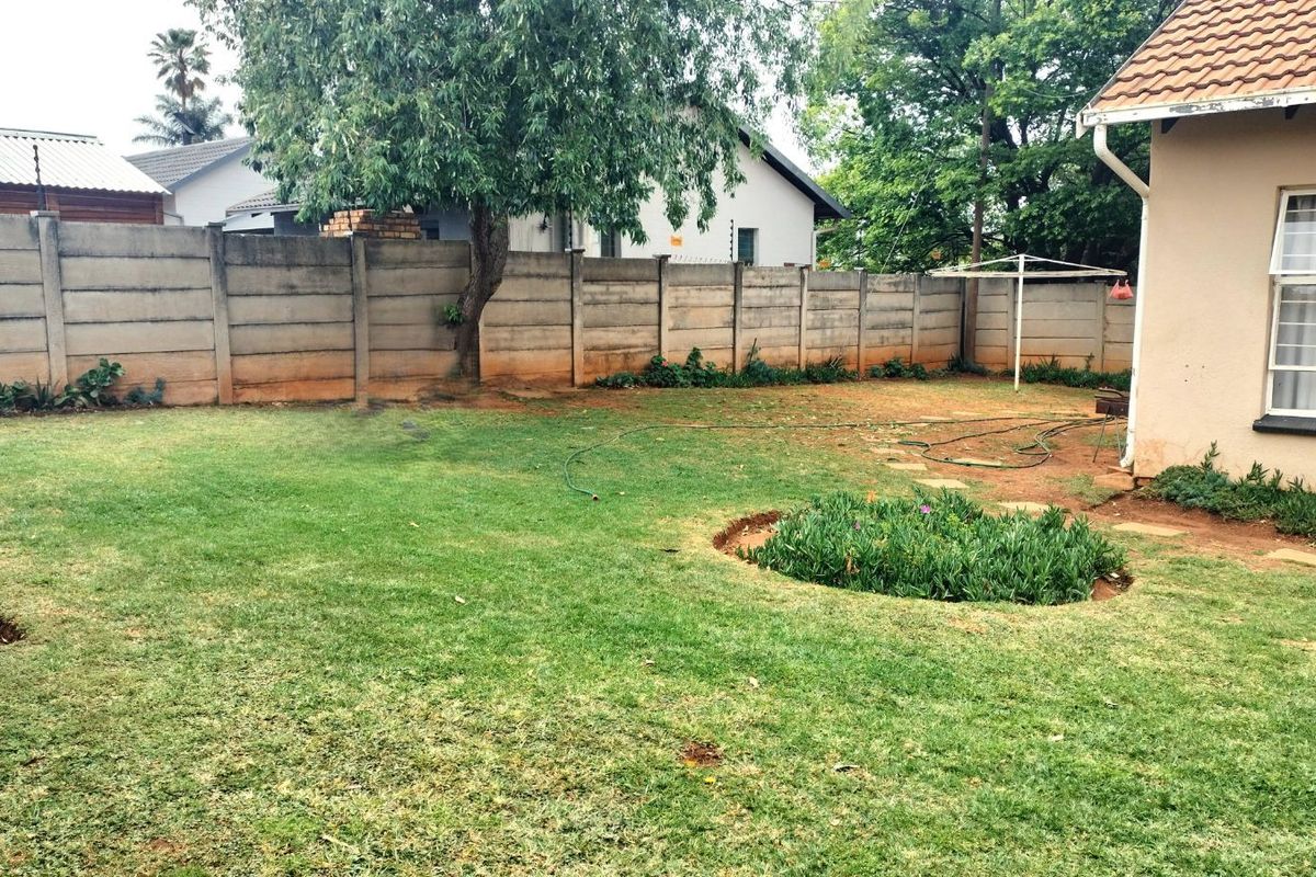 House For Sale in Witpoortjie - Photo 4