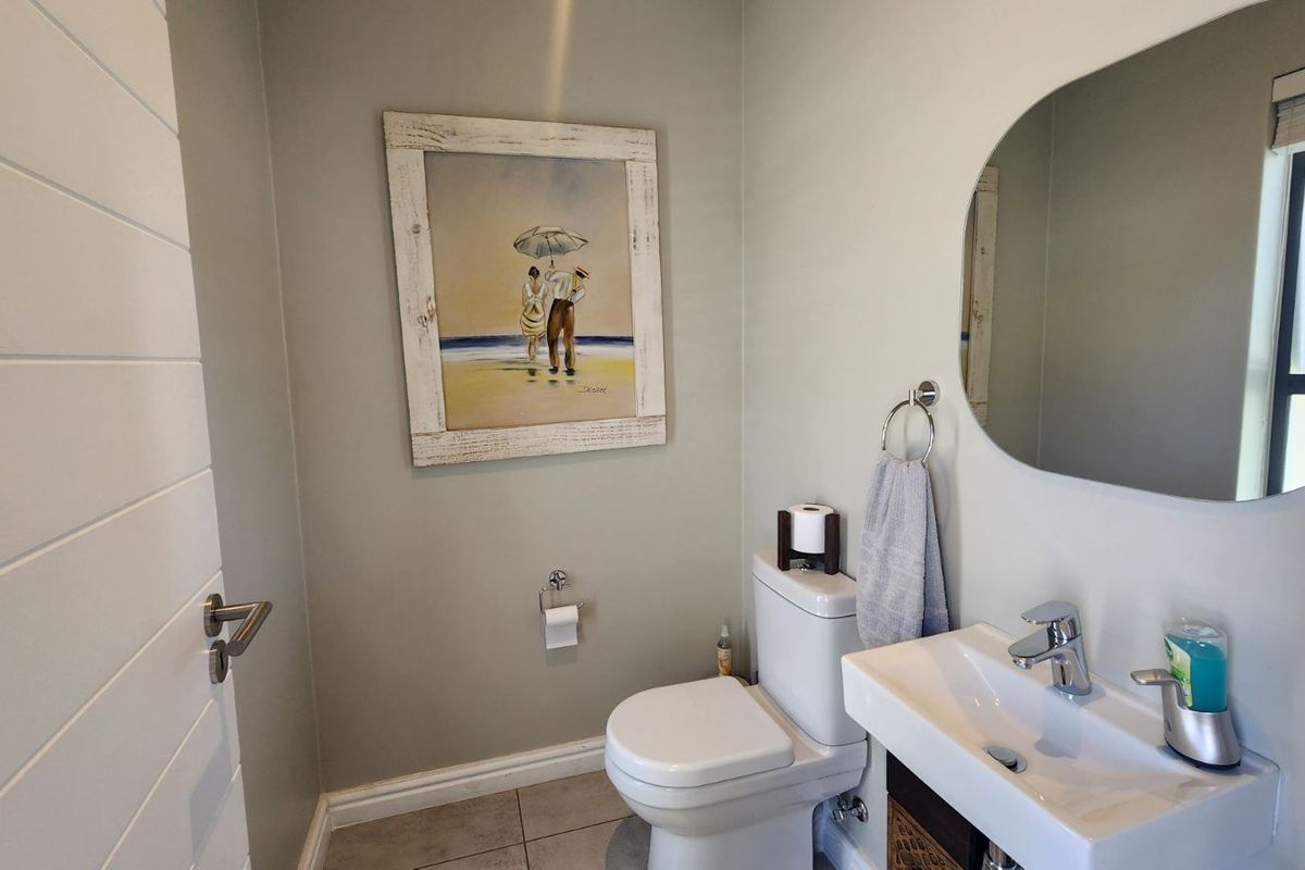 House For Sale in Croydon Gardens Estate - Photo 2