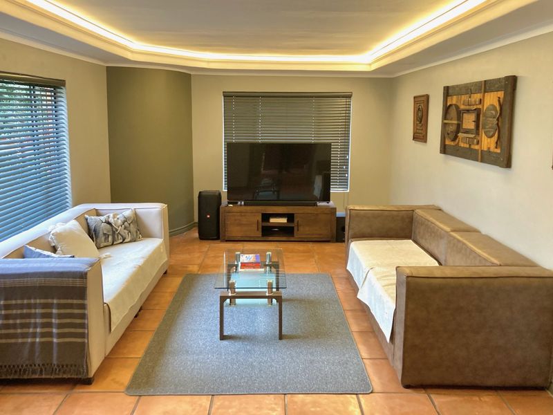 House For Sale in Eldoraigne - Photo 2