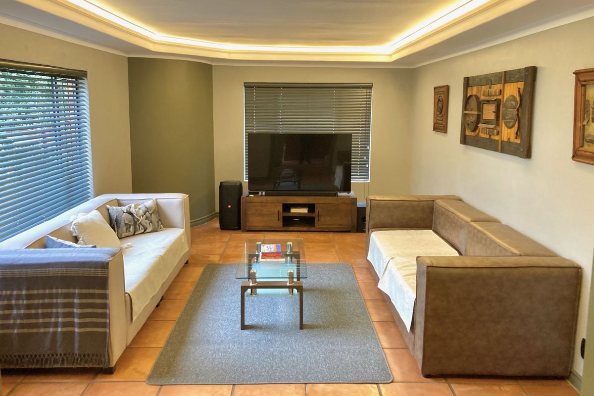 House For Sale in Eldoraigne - Photo 2