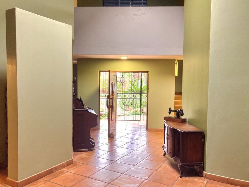 House For Sale in Eldoraigne - Photo 3