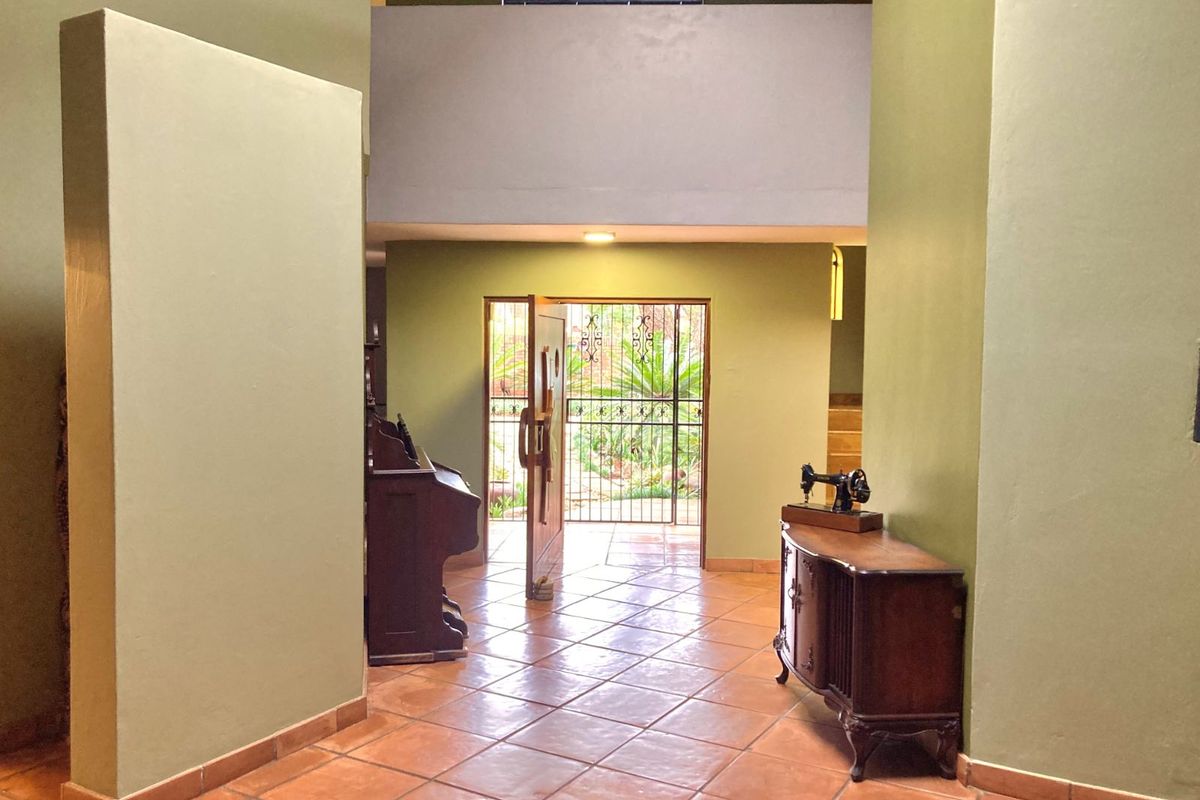 House For Sale in Eldoraigne - Photo 3