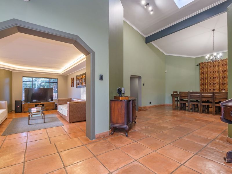 House For Sale in Eldoraigne - Photo 3