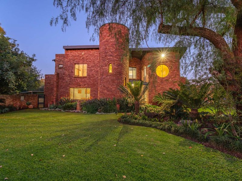 House For Sale in Eldoraigne - Photo 2