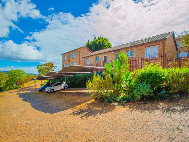 Townhouse For Sale in Wilgeheuwel - Photo 2