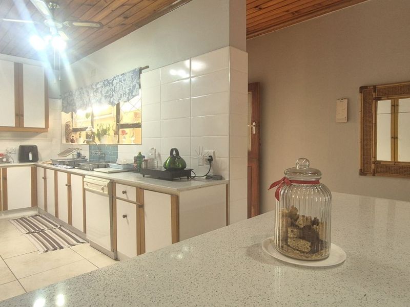 House For Sale in The Palms - Photo 4