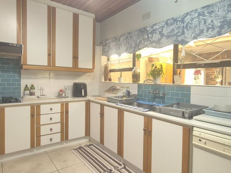 House For Sale in The Palms - Photo 2