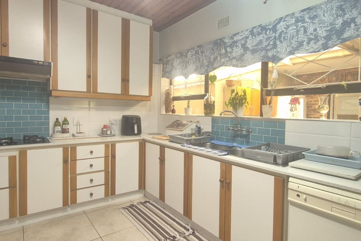 House For Sale in The Palms - Photo 2
