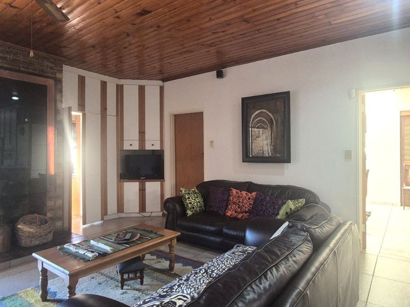 House For Sale in The Palms - Photo 9
