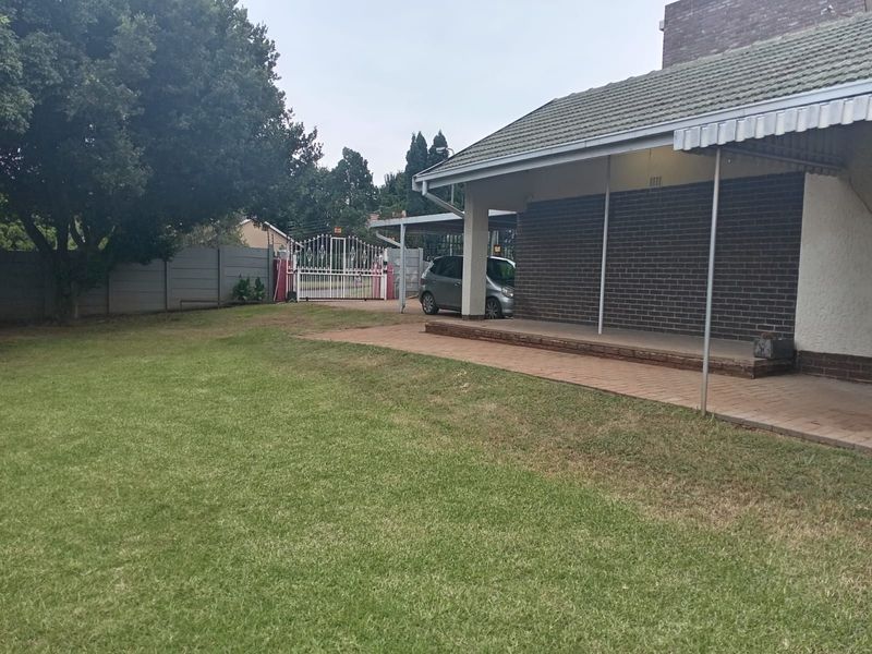 House For Sale in Montgomery Park - Photo 2