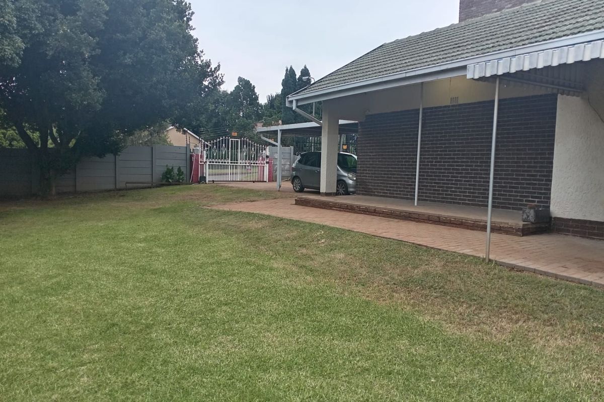 House For Sale in Montgomery Park - Photo 2