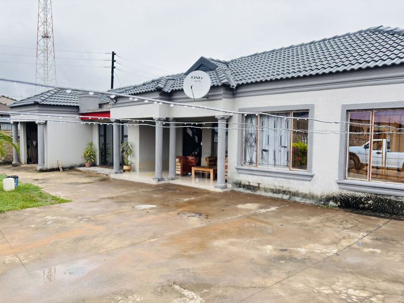 House For Sale in Nkowankowa - Photo 3