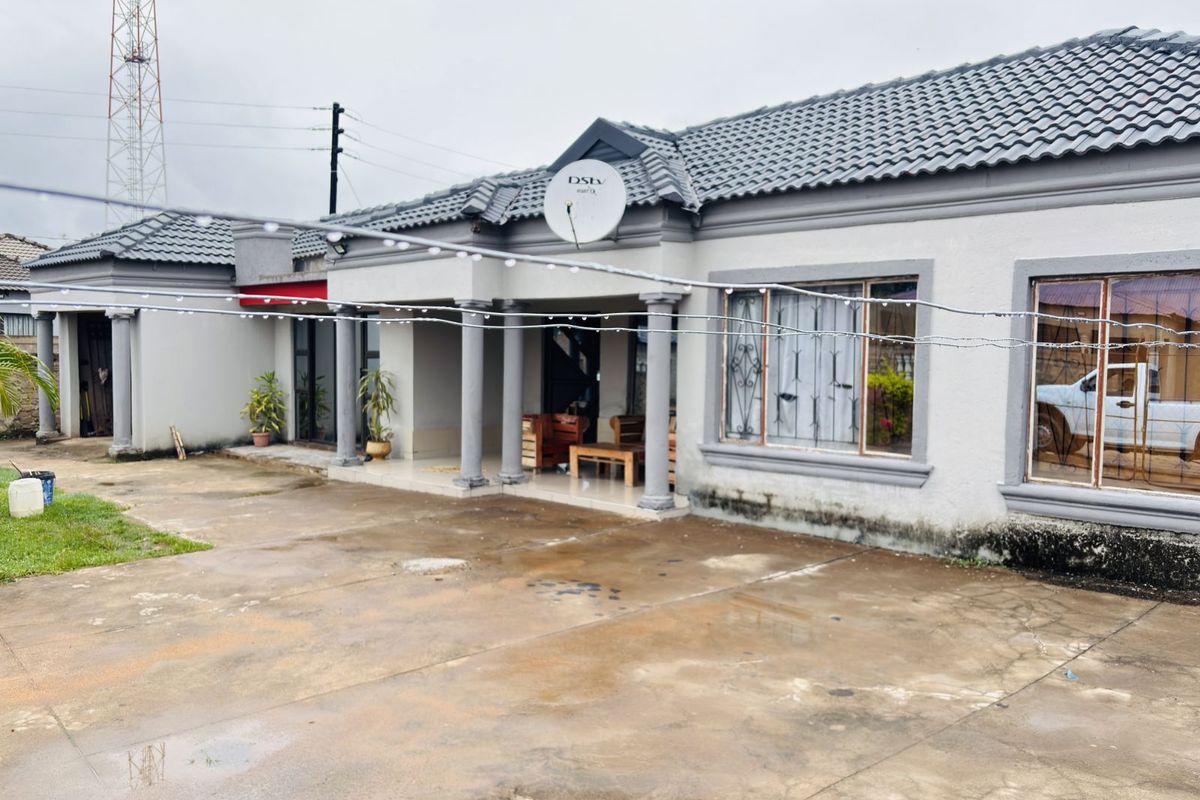 House For Sale in Nkowankowa - Photo 3