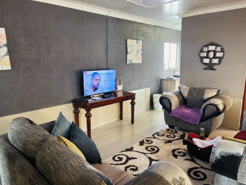 House For Sale in Nkowankowa - Photo 7