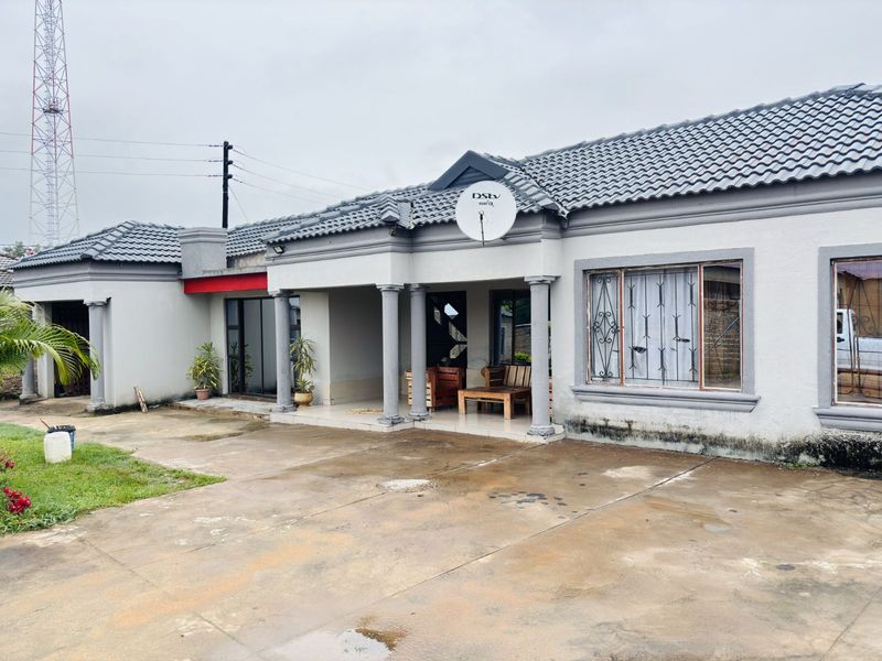 House For Sale in Nkowankowa - Photo 4