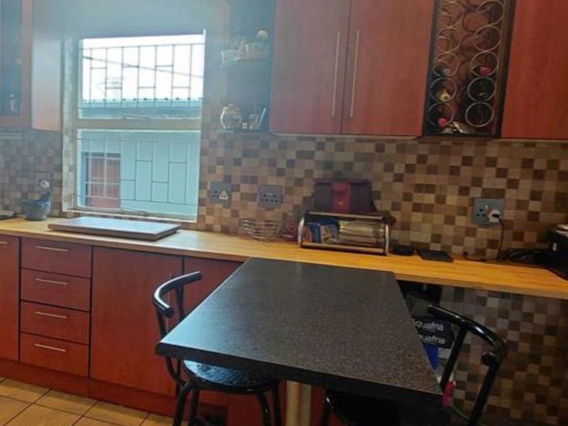 House For Sale in Norkem Park - Photo 7
