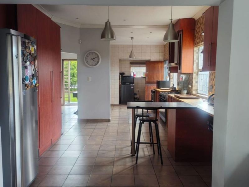 House For Sale in Norkem Park - Photo 5
