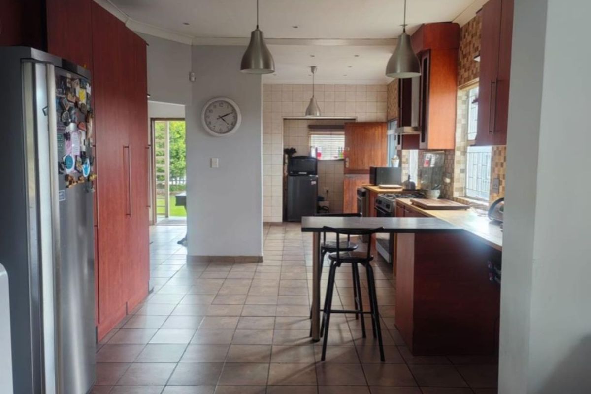 House For Sale in Norkem Park - Photo 5