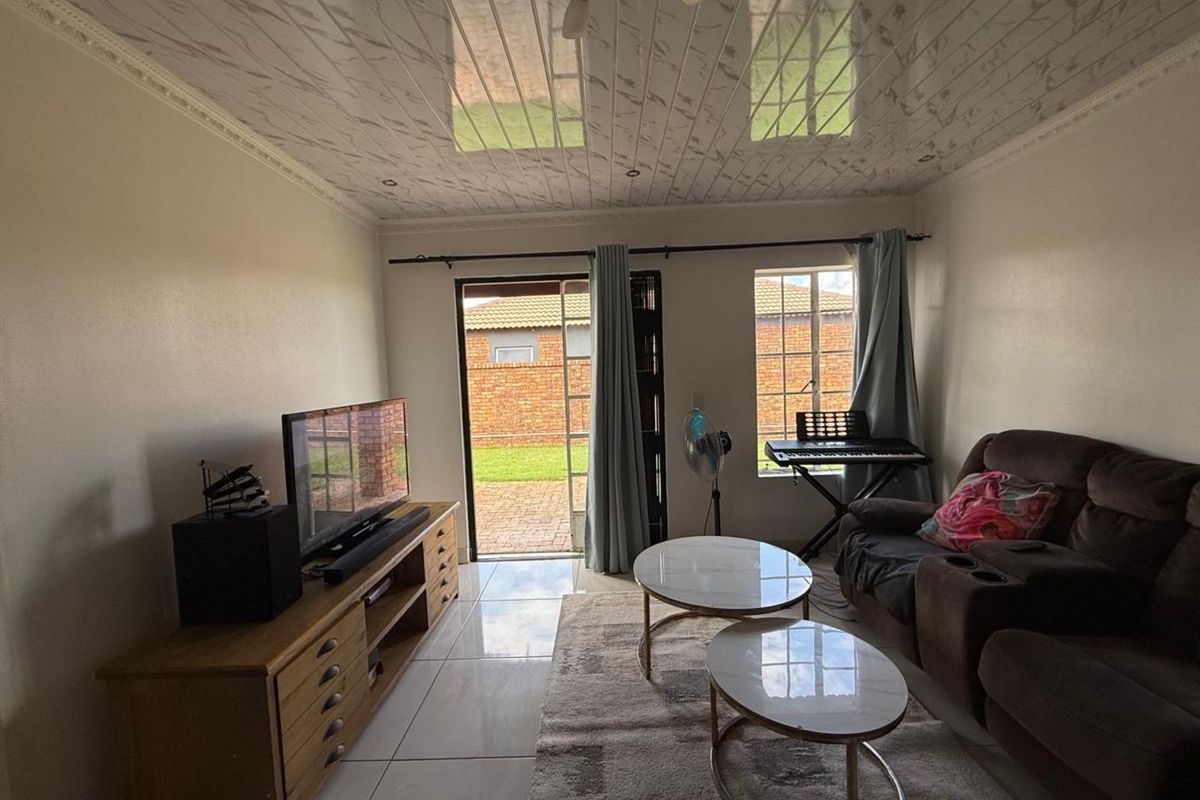 House For Sale in Philip Nel Park - Photo 2