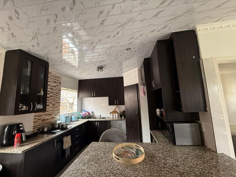 House For Sale in Philip Nel Park - Photo 3