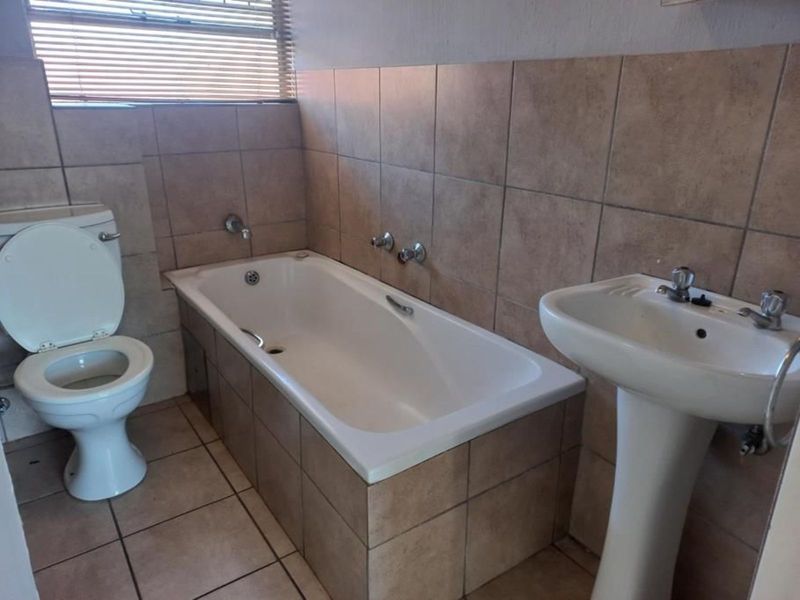 House For Sale in Kempton Park Central - Photo 10